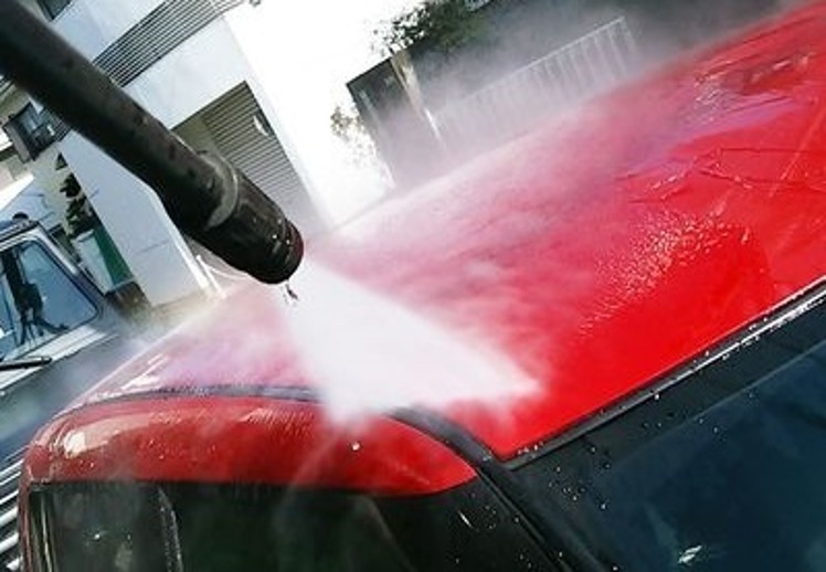 【月間80台超の実績が証明する信頼の洗車技術!】